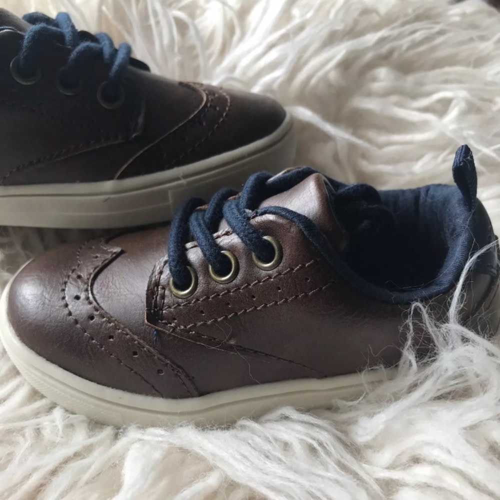 Carter’s Toddler Boy Shoe - Picture 3 of 4